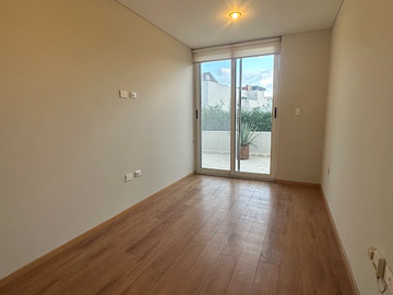 CASA EN VENTA CON ESTUDIO EN PARQUE CAIRO