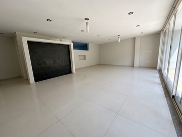 CASA EN VENTA CON ESTUDIO EN PARQUE CAIRO
