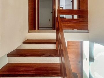Casa en renta dentro de coto en Lomas Altas, Zapopan