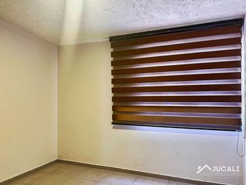 Casa en renta dentro de coto en Lomas Altas, Zapopan