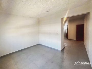 Casa en renta dentro de coto en Lomas Altas, Zapopan