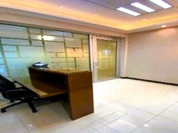 Oficina en Renta Amueblada, en Del Paseo Residencial