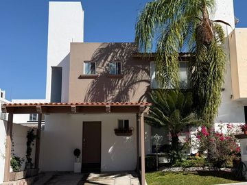 Casa / VENTA -  RENTA / Monte Blanco, Centro Sur, Querétaro, Qro.