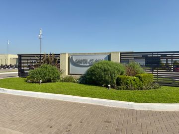 CASA A LA LAGUNA EN SANTA CLARA AL SUR | DISEÑO + VISTA ABIERTA