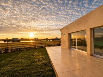 CASA A LA LAGUNA EN SANTA CLARA AL SUR | DISEÑO + VISTA ABIERTA