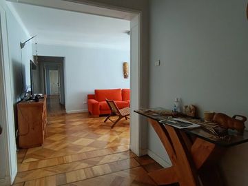 Venta de amplio departamento a pasos de Plaza Vergara en Viña del Mar