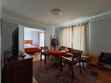 Venta de amplio departamento a pasos de Plaza Vergara en Viña del Mar