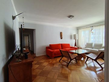 Venta de amplio departamento a pasos de Plaza Vergara en Viña del Mar