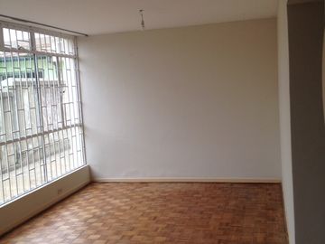 Departamento amplio en barrio residencial Viña del Mar
