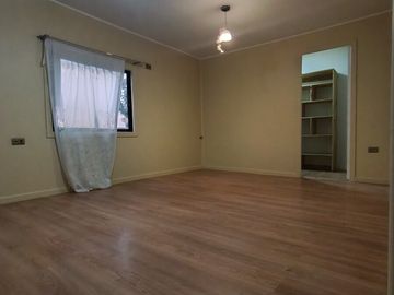 Se vende Amplia Casa 5 dormitorios, sector Achupallas.
