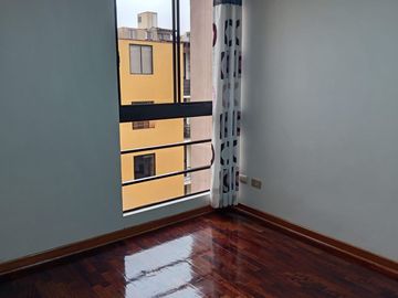 Alquiler En Santiago De Surco – S/ 2,000