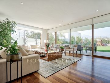 Espectacular casa en Condominio Lomas de La Dehesa