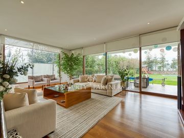 Espectacular casa en Condominio Lomas de La Dehesa