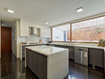 Espectacular casa en Condominio Lomas de La Dehesa