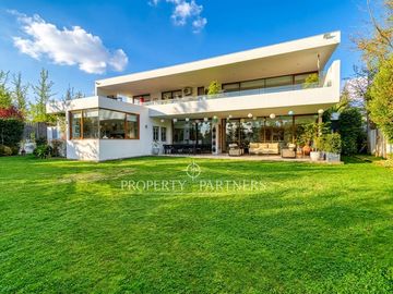 Espectacular casa en Condominio Lomas de La Dehesa