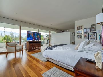 Espectacular casa en Condominio Lomas de La Dehesa