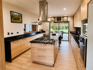 Hermosa Casa de Campo en Catapilco, en parcela de 2,7ha.