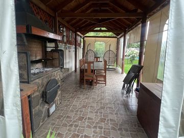 Amplia casa en venta sector Villa El Bosque