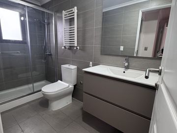 Se arrienda casa en condominio