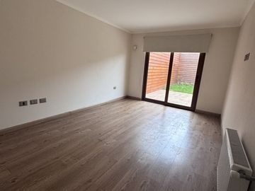 Se arrienda casa en condominio