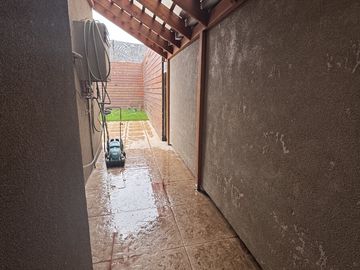 Se arrienda casa en condominio