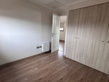 Se arrienda casa en condominio