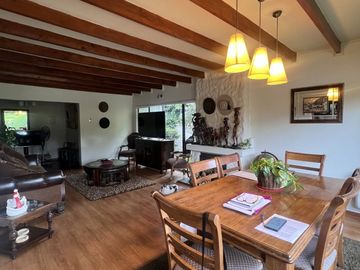 Amplia casa en venta sector Villa El Bosque