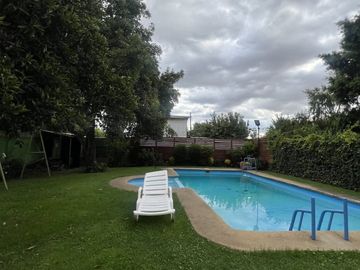 Amplia casa en venta sector Villa El Bosque