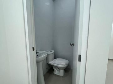Alquiler De Local Comisión - Piso 2