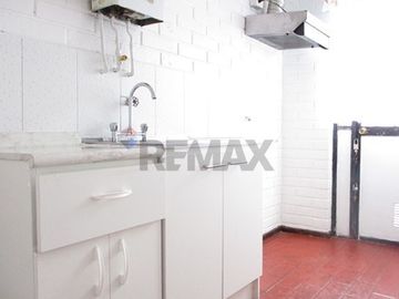 Encantadora Casa en Puente Alto / Villa la Foresta