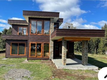 Casa en Venta en Pucon con Vista al Volcán