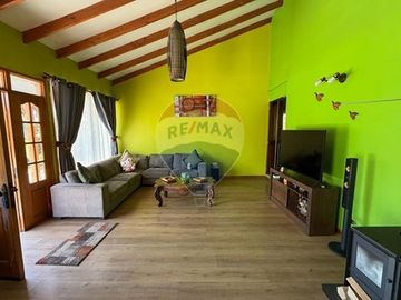 ¡OPORTUNIDAD! 2 CASAS EN ISLA DE MAIPO