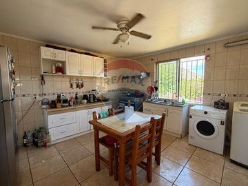 ¡OPORTUNIDAD! 2 CASAS EN ISLA DE MAIPO