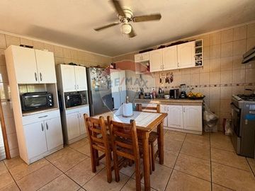 ¡OPORTUNIDAD! 2 CASAS EN ISLA DE MAIPO