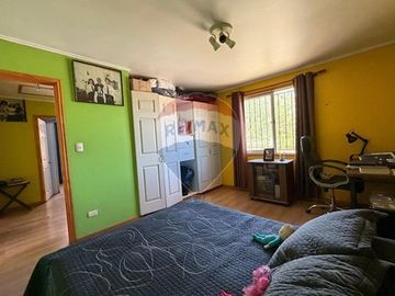 ¡OPORTUNIDAD! 2 CASAS EN ISLA DE MAIPO