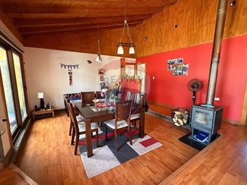 ¡OPORTUNIDAD! 2 CASAS EN ISLA DE MAIPO