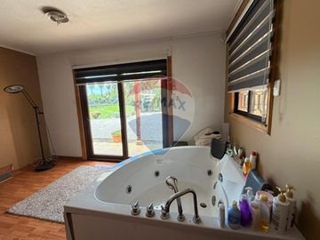 ¡OPORTUNIDAD! 2 CASAS EN ISLA DE MAIPO