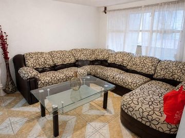 Casa en venta sobre Avenida a un Minuto de Multiplaza Santín Toluca, Oportunidad de Inversión