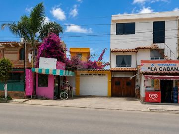 Casa en venta sobre Avenida a un Minuto de Multiplaza Santín Toluca, Oportunidad de Inversión