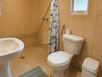Casa en venta sobre Avenida a un Minuto de Multiplaza Santín Toluca, Oportunidad de Inversión