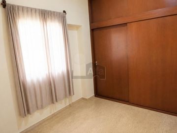 Casa en venta sobre Avenida a un Minuto de Multiplaza Santín Toluca, Oportunidad de Inversión