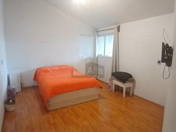 Casa en venta sobre Avenida a un Minuto de Multiplaza Santín Toluca, Oportunidad de Inversión