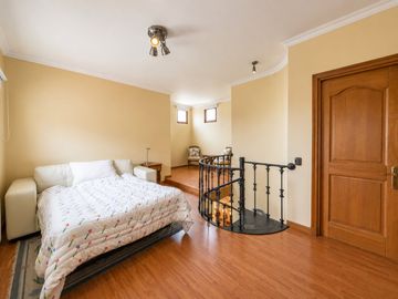 Exclusiva casa en sector residencial