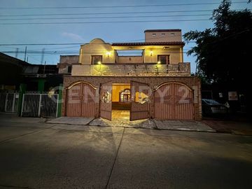 Casa En Renta en Colonia El Carmen, Guadalajara.