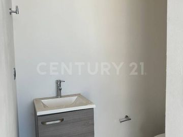 CASA EN RENTA EN COL. CUMBRES ELITE EN PRIVADA MONTERREY