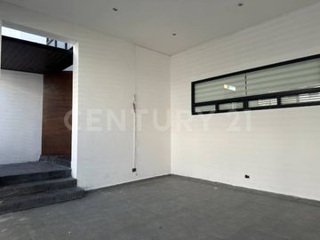 CASA EN RENTA EN COL. CUMBRES ELITE EN PRIVADA MONTERREY
