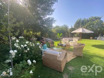 Exclusiva Casa, 5D,5B.  en cond. Los Bosques, Chicureo
