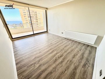 Vende Amplio Departamento, Vista al Mar