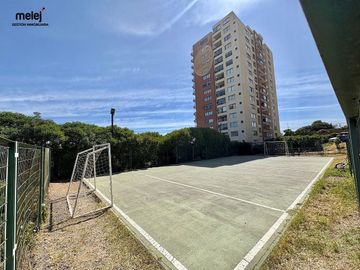 Vende Amplio Departamento, Vista al Mar