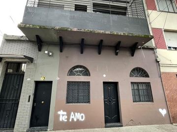 Espectacular PH tipo loft de 2 ambientes al frente con entrada independiente.